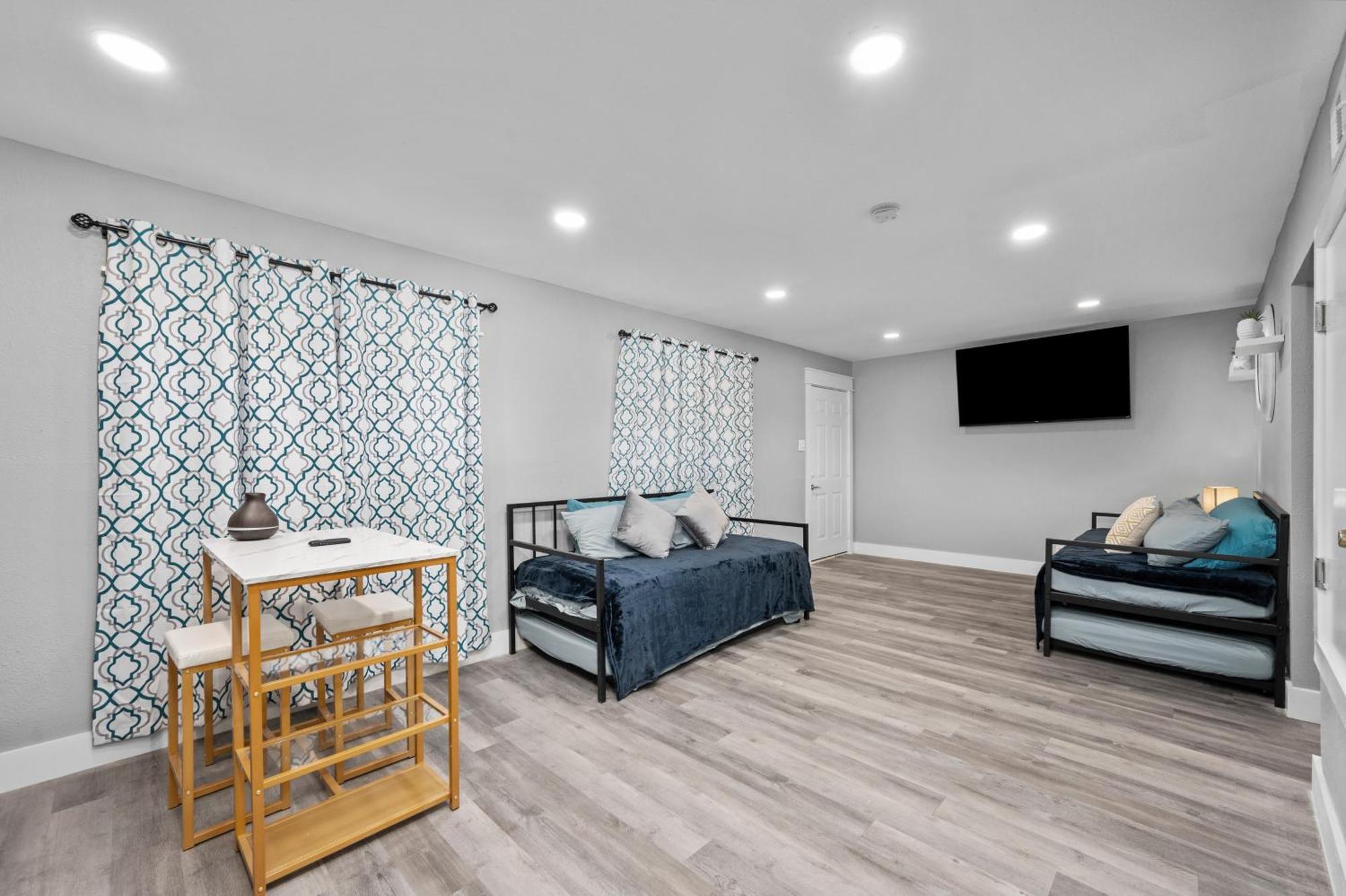Comfortable 2Br Apt In Vibrant Houston Heights Exterior foto
